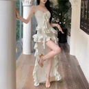 ストラップレスドレス